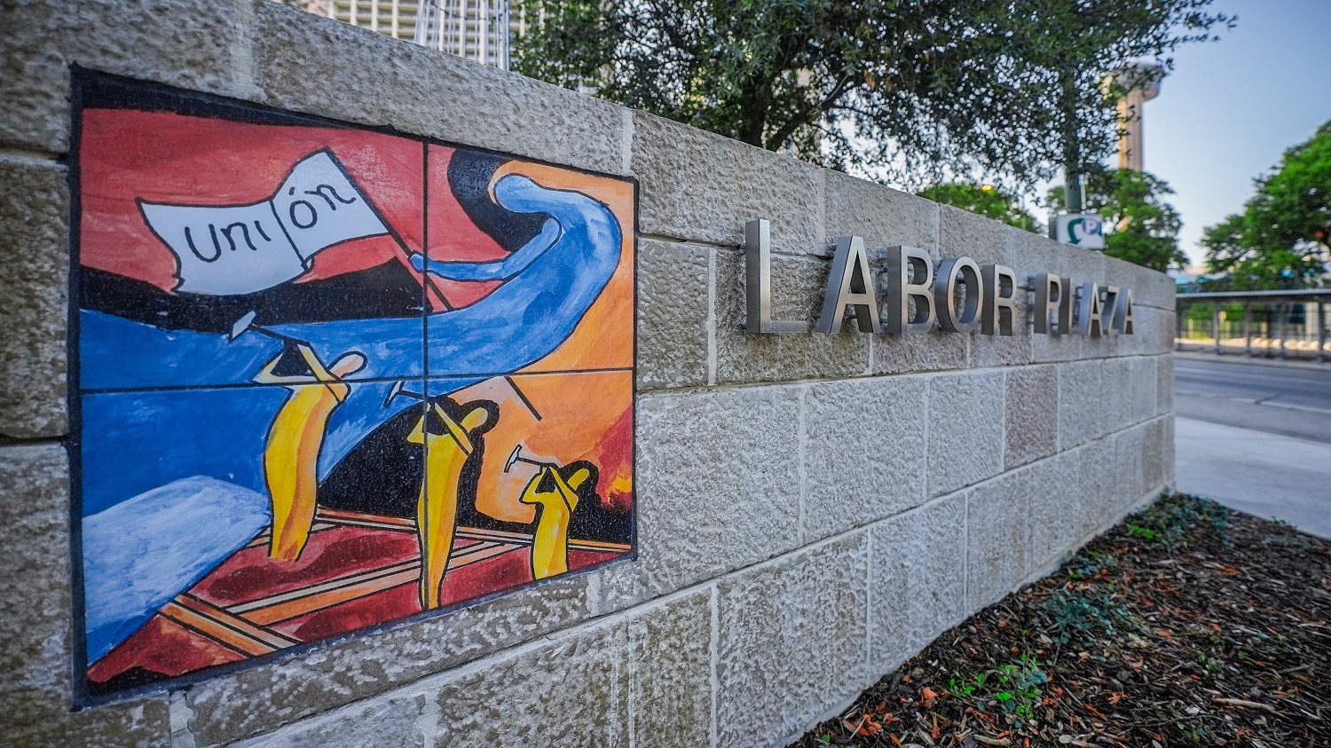 Gallery 4 - Labor Plaza